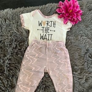 Baby girl Chick pea matching set